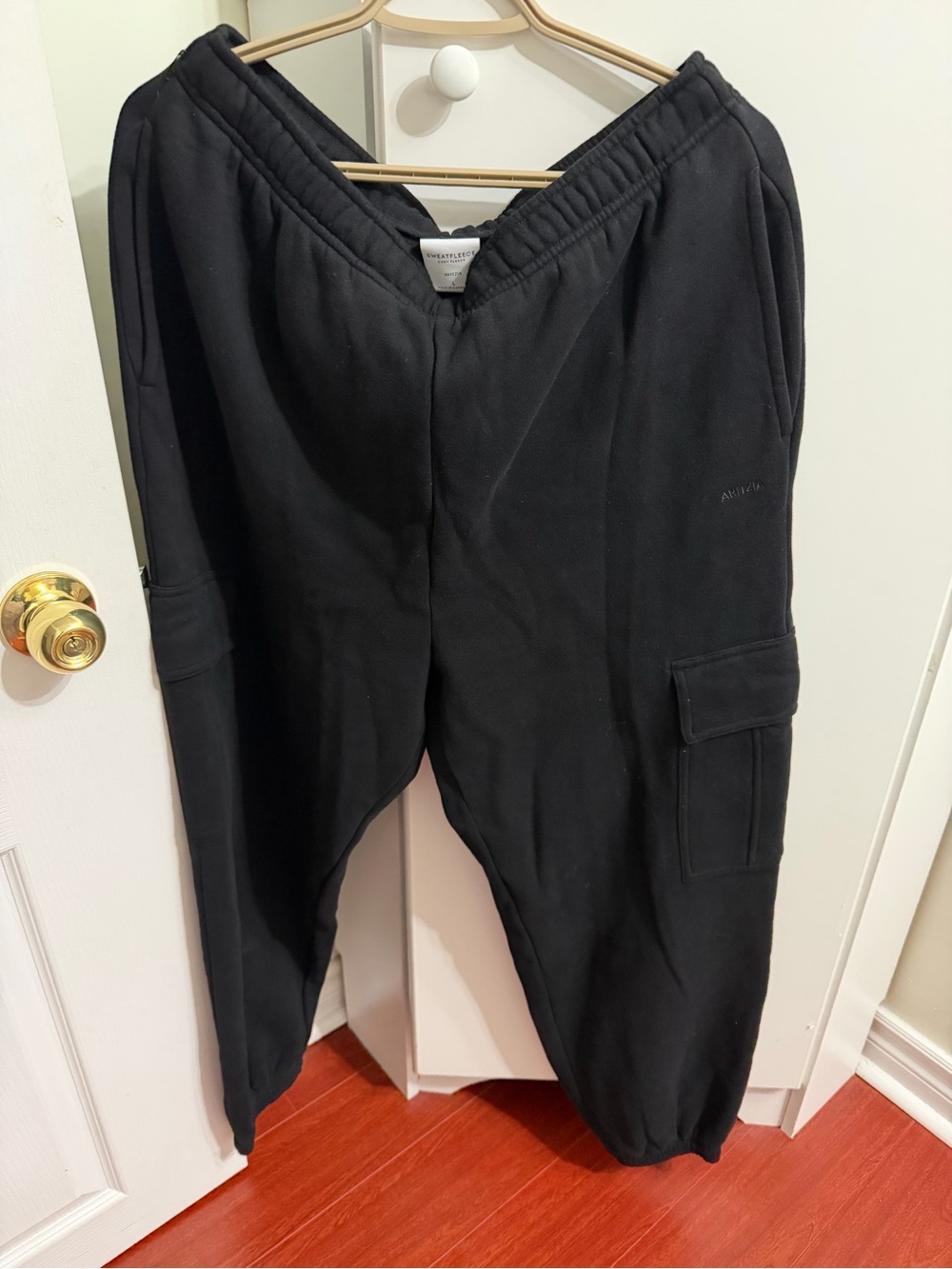 Aritzia Black Women's Mega Cargo Sweatpants